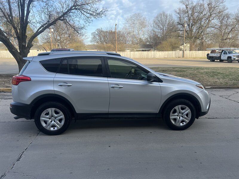 2013 Toyota RAV4 LE  