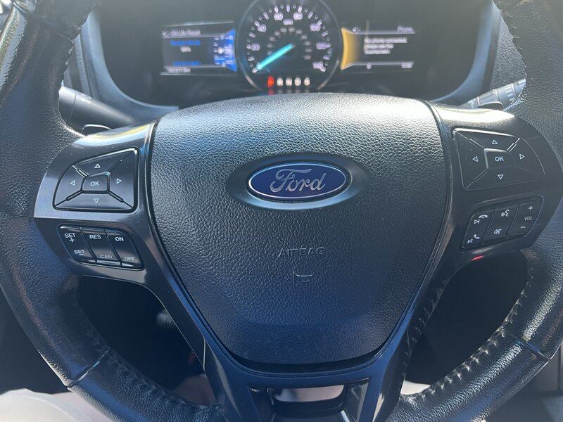 2017 Ford Explorer XLT - Photo 14