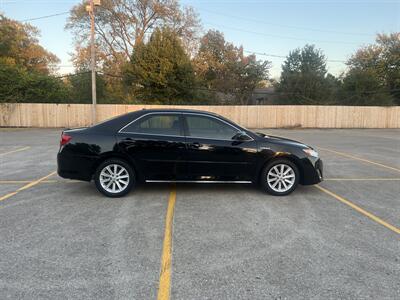 2013 Toyota Camry Hybrid XLE   - Photo 2 - Tulsa, OK 74112