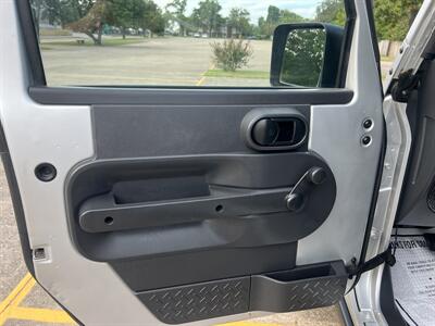 2010 Jeep Wrangler Unlimited Sport   - Photo 10 - Tulsa, OK 74112