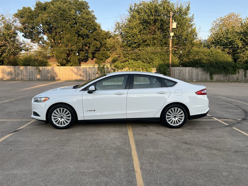 2016 Ford Fusion Hybrid S  