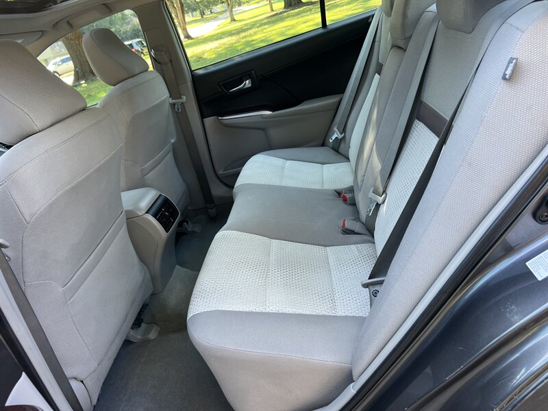 2014 Toyota Camry XLE photo 6