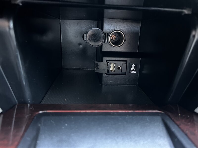 2014 Toyota Camry XLE photo 13