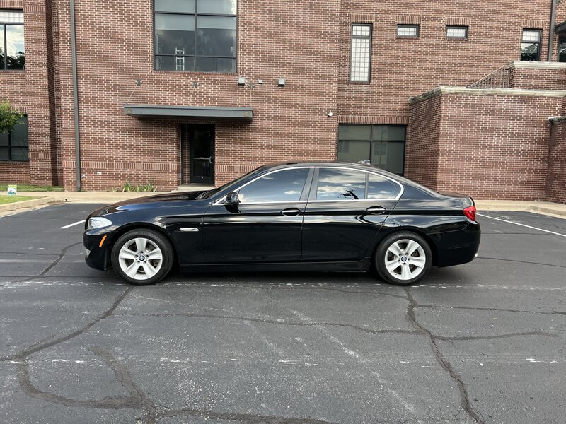 2013 BMW 5 Series 528i xDrive Sedan's photo