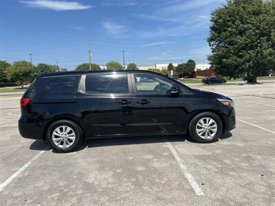 2016 Kia Sedona L   - Photo 2 - Tulsa, OK 74112