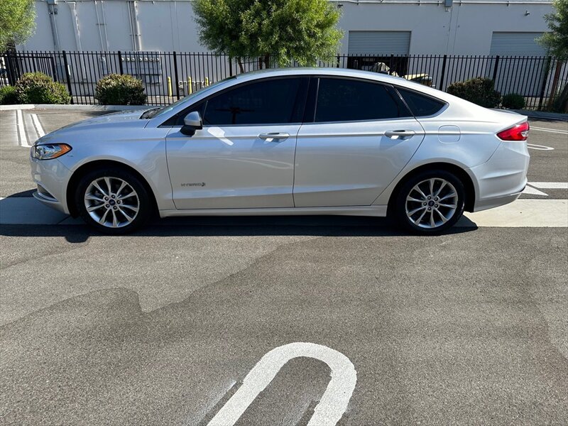 2017 Ford Fusion Hybrid SE  