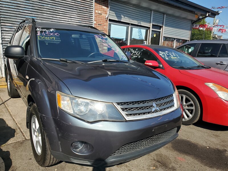 2007 Mitsubishi Outlander LS - Photo 1 - Newark, NJ 07107