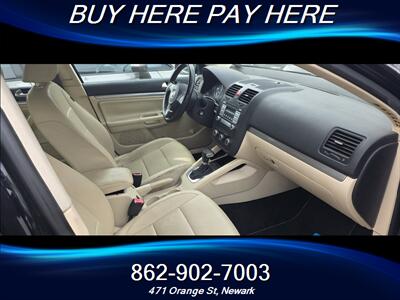 2010 Volkswagen Jetta Limited Edition PZEV   - Photo 4 - Newark, NJ 07107