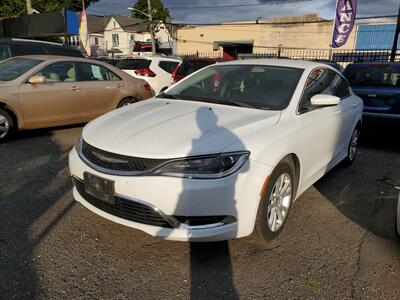 2016 Chrysler 200 Series Limited   - Photo 4 - Newark, NJ 07107