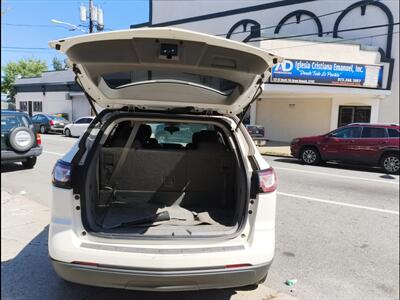 2015 Chevrolet Traverse   - Photo 18 - Newark, NJ 07107