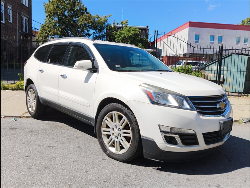 2015 Chevrolet Traverse   - Photo 1 - Newark, NJ 07107