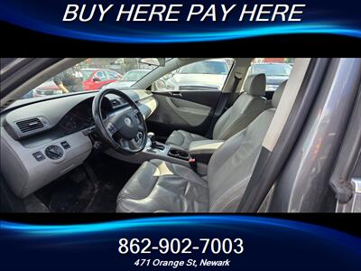 2006 Volkswagen Passat 2.0T   - Photo 7 - Newark, NJ 07107