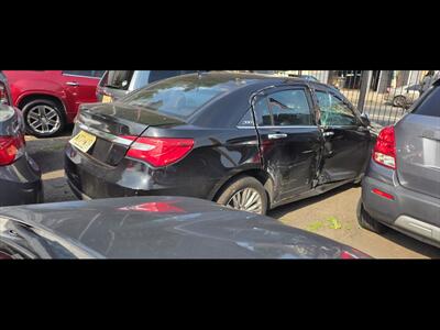 2011 Chrysler 200 Limited   - Photo 3 - Newark, NJ 07107