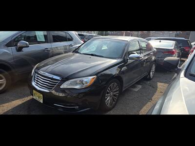 2011 Chrysler 200 Limited   - Photo 5 - Newark, NJ 07107