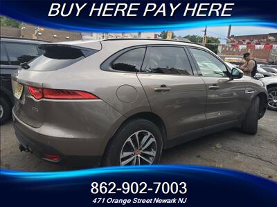2017 Jaguar F-PACE 35t Premium   - Photo 2 - Newark, NJ 07107