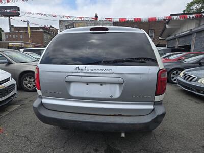 2005 Dodge Caravan SE   - Photo 3 - Newark, NJ 07107