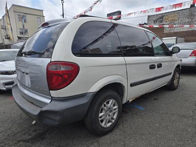2005 Dodge Caravan SE   - Photo 2 - Newark, NJ 07107