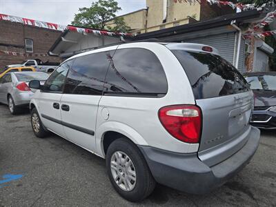 2005 Dodge Caravan SE   - Photo 4 - Newark, NJ 07107