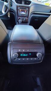 2015 Chevrolet Traverse LT   - Photo 9 - Newark, NJ 07107