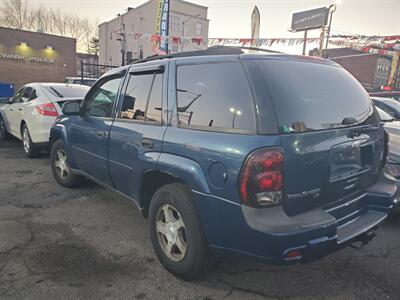 2006 Chevrolet Trailblazer LS LS 4dr SUV   - Photo 4 - Newark, NJ 07107
