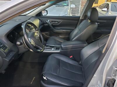 2013 Nissan Altima 3.5 S   - Photo 4 - Newark, NJ 07107