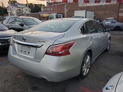 2013 Nissan Altima 3.5 S   - Photo 2 - Newark, NJ 07107