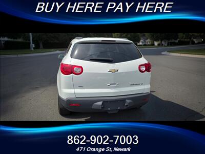 2011 Chevrolet Traverse LT   - Photo 5 - Newark, NJ 07107