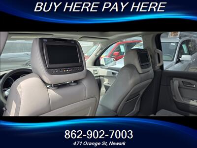 2011 Chevrolet Traverse LT   - Photo 9 - Newark, NJ 07107