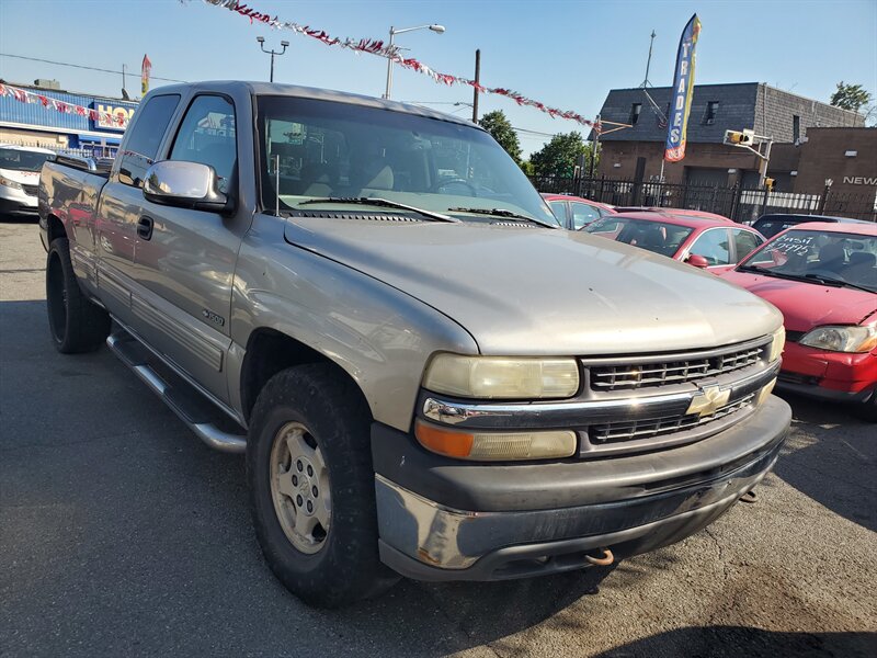 2000 Chevrolet Silverado 1500 3dr - Photo 1 - Newark, NJ 07107