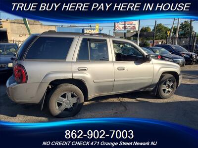 2006 Chevrolet Trailblazer LS LS 4dr SUV   - Photo 2 - Newark, NJ 07107