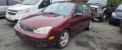 2007 Ford Focus ZX5 S   - Photo 4 - Newark, NJ 07107