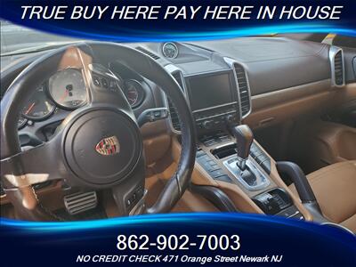 2012 Porsche Cayenne S   - Photo 6 - Newark, NJ 07107