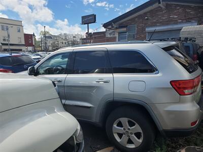 2011 Jeep Grand Cherokee Laredo   - Photo 8 - Newark, NJ 07107