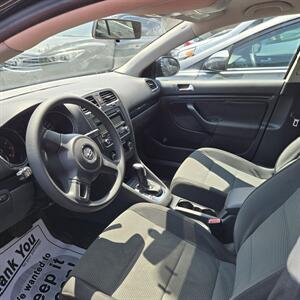 2011 Volkswagen Jetta SportWagen S   - Photo 6 - Newark, NJ 07107