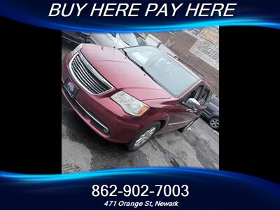 2012 Chrysler Town & Country Touring-L   - Photo 3 - Newark, NJ 07107