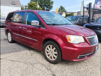 2012 Chrysler Town & Country Touring-L   - Photo 13 - Newark, NJ 07107