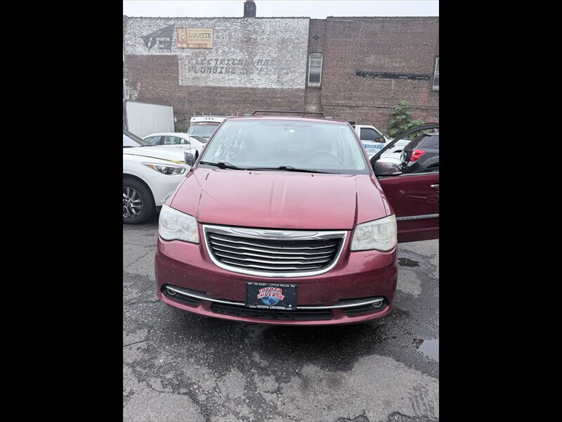 2012 Chrysler Town & Country Touring-L  