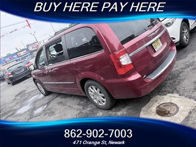 2012 Chrysler Town & Country Touring-L   - Photo 5 - Newark, NJ 07107
