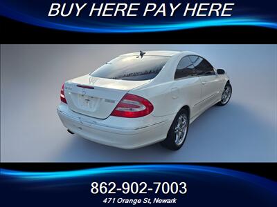 2005 Mercedes-Benz CLK CLK 320   - Photo 4 - Newark, NJ 07107