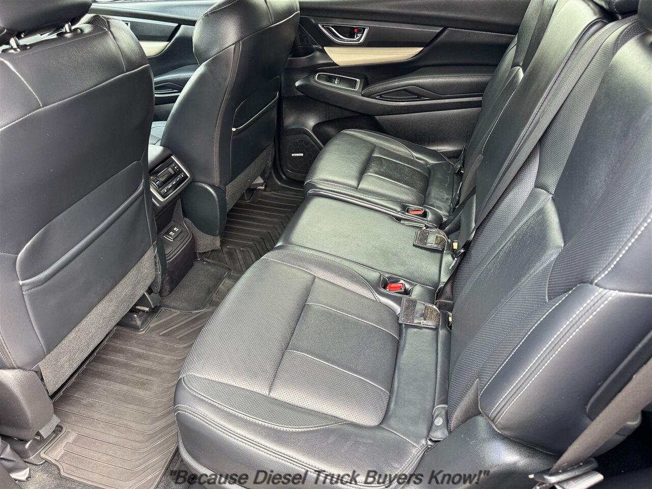2019 Subaru Ascent Limited 8-Passenger   - Photo 9 - Portland, OR 97132