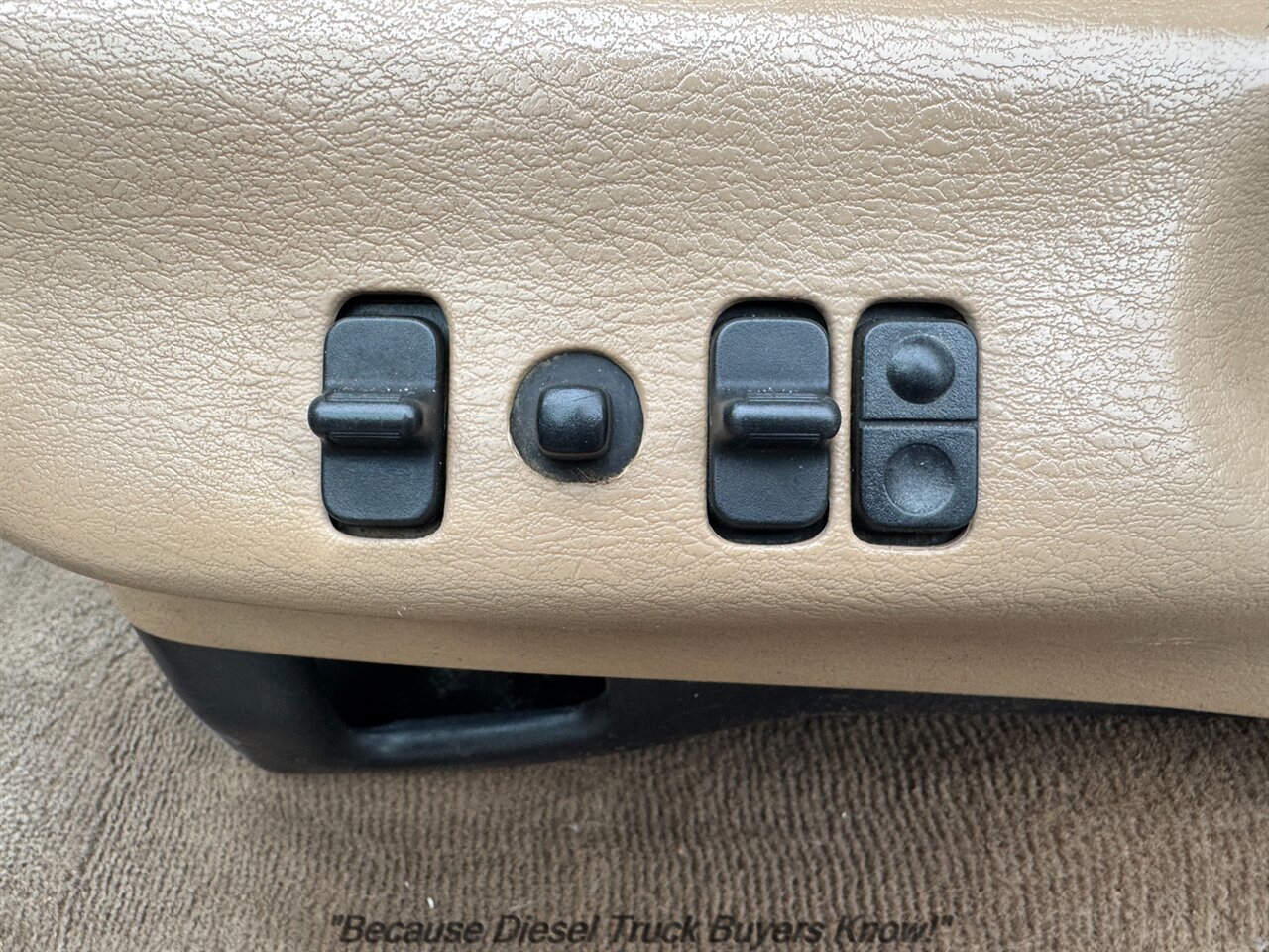 2001 Dodge Ram 2500 SLT Plus   - Photo 11 - Portland, OR 97132