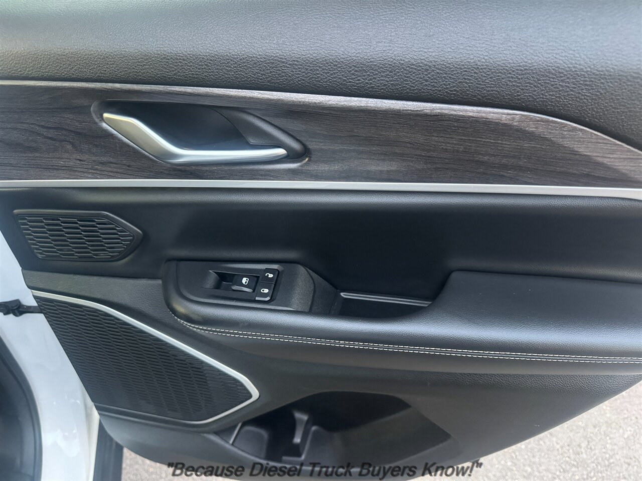 2022 Jeep Grand Cherokee Limited   - Photo 18 - Portland, OR 97132