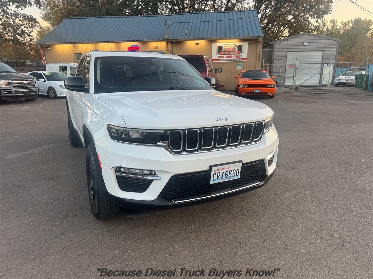 2022 Jeep Grand Cherokee Limited   - Photo 2 - Portland, OR 97132