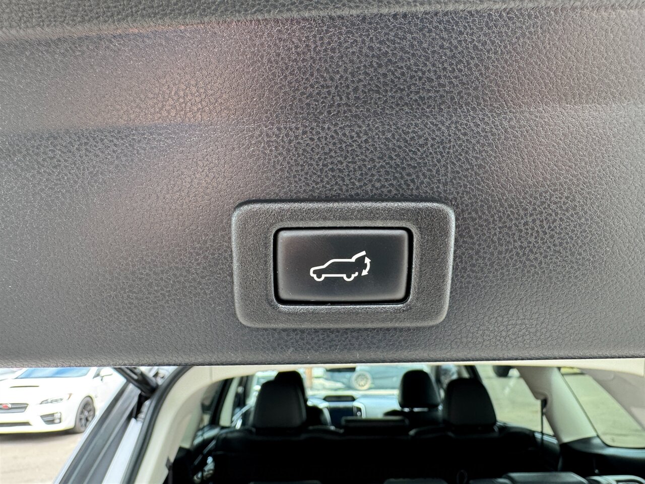 2019 Subaru Ascent Limited 8-Passenger   - Photo 13 - Portland, OR 97132