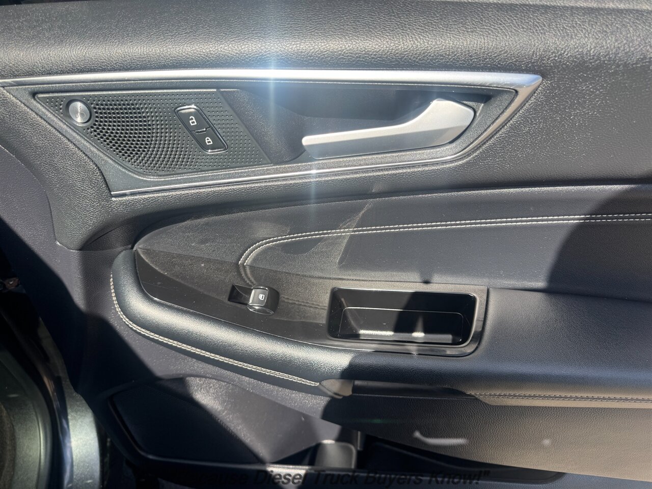 2020 Ford Edge Titanium   - Photo 17 - Portland, OR 97132