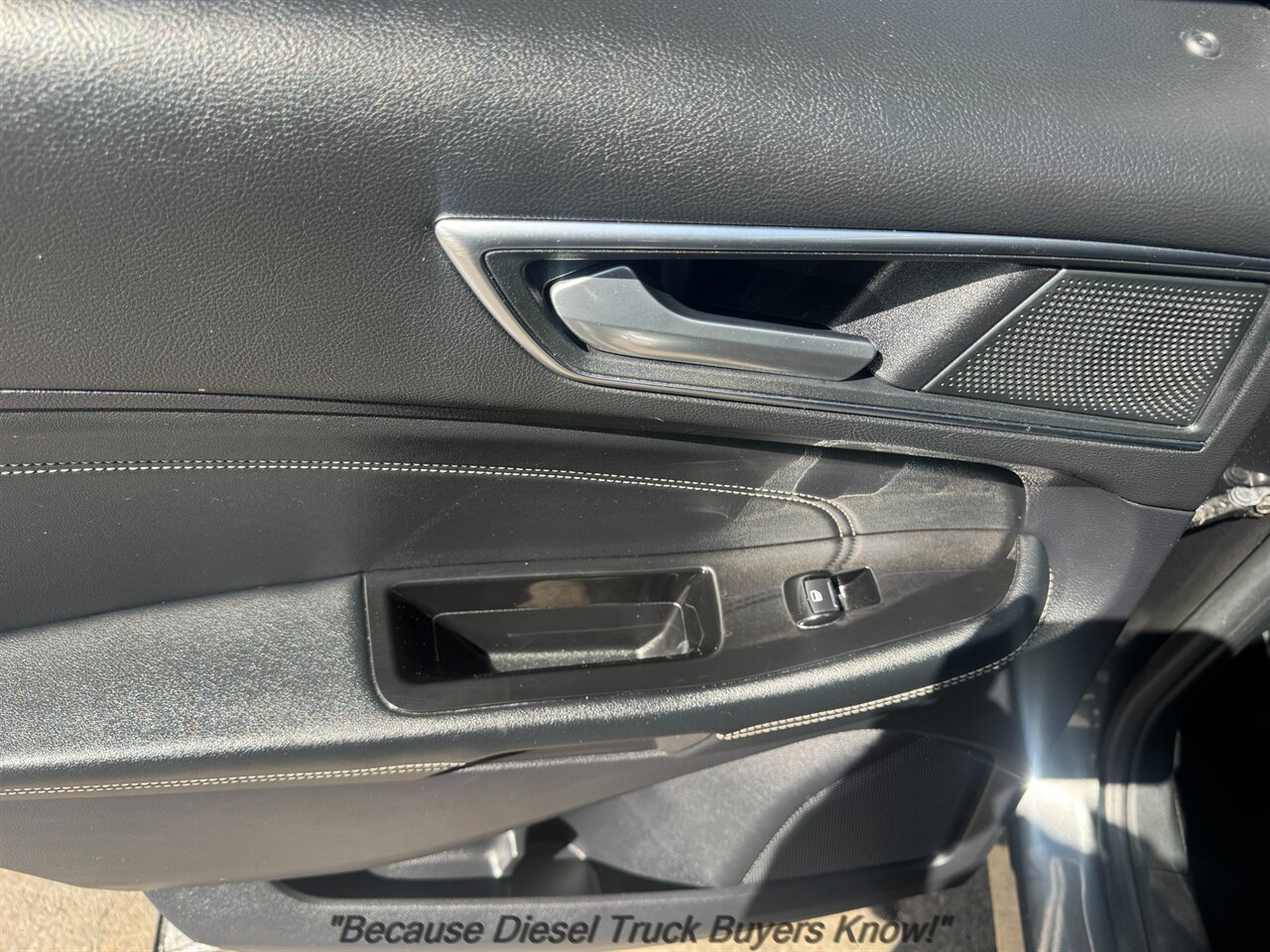 2020 Ford Edge Titanium   - Photo 11 - Portland, OR 97132