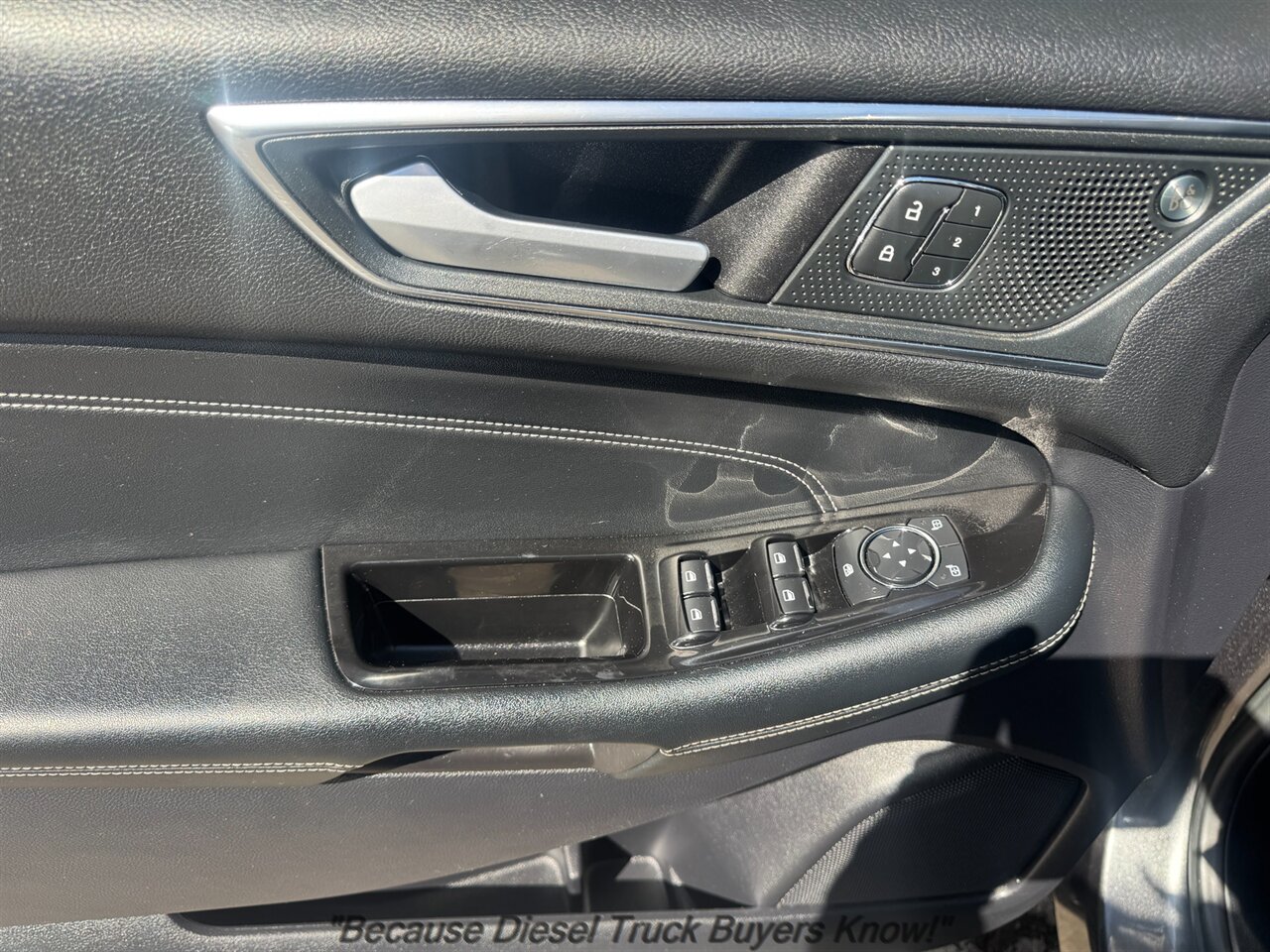2020 Ford Edge Titanium   - Photo 8 - Portland, OR 97132