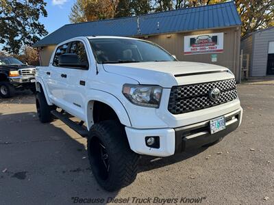 2018 Toyota Tundra SR5  CREW MAX !!! Truck
