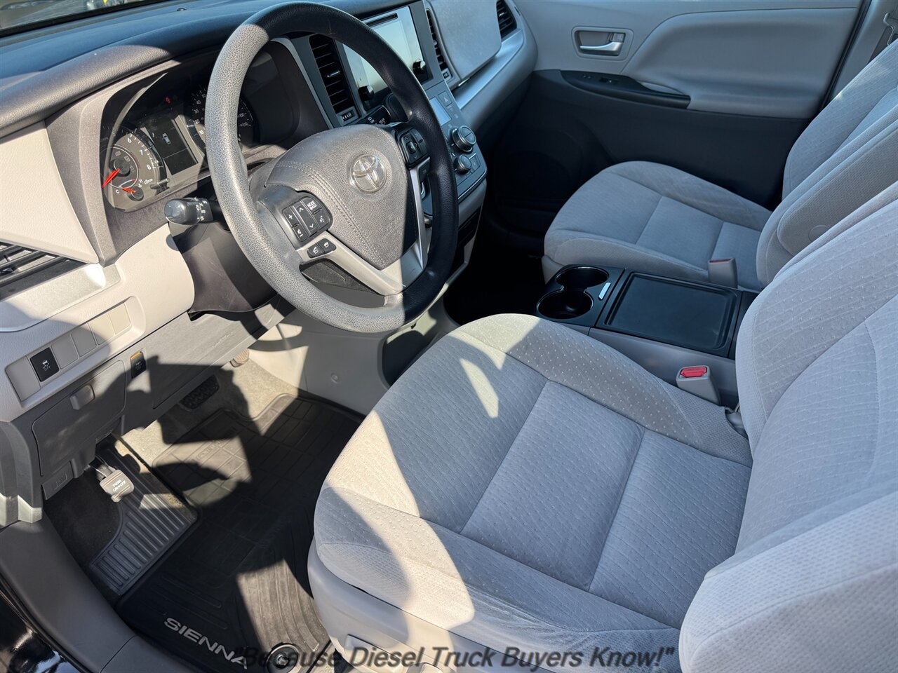 2015 Toyota Sienna LE 8-Passenger   - Photo 6 - Portland, OR 97132
