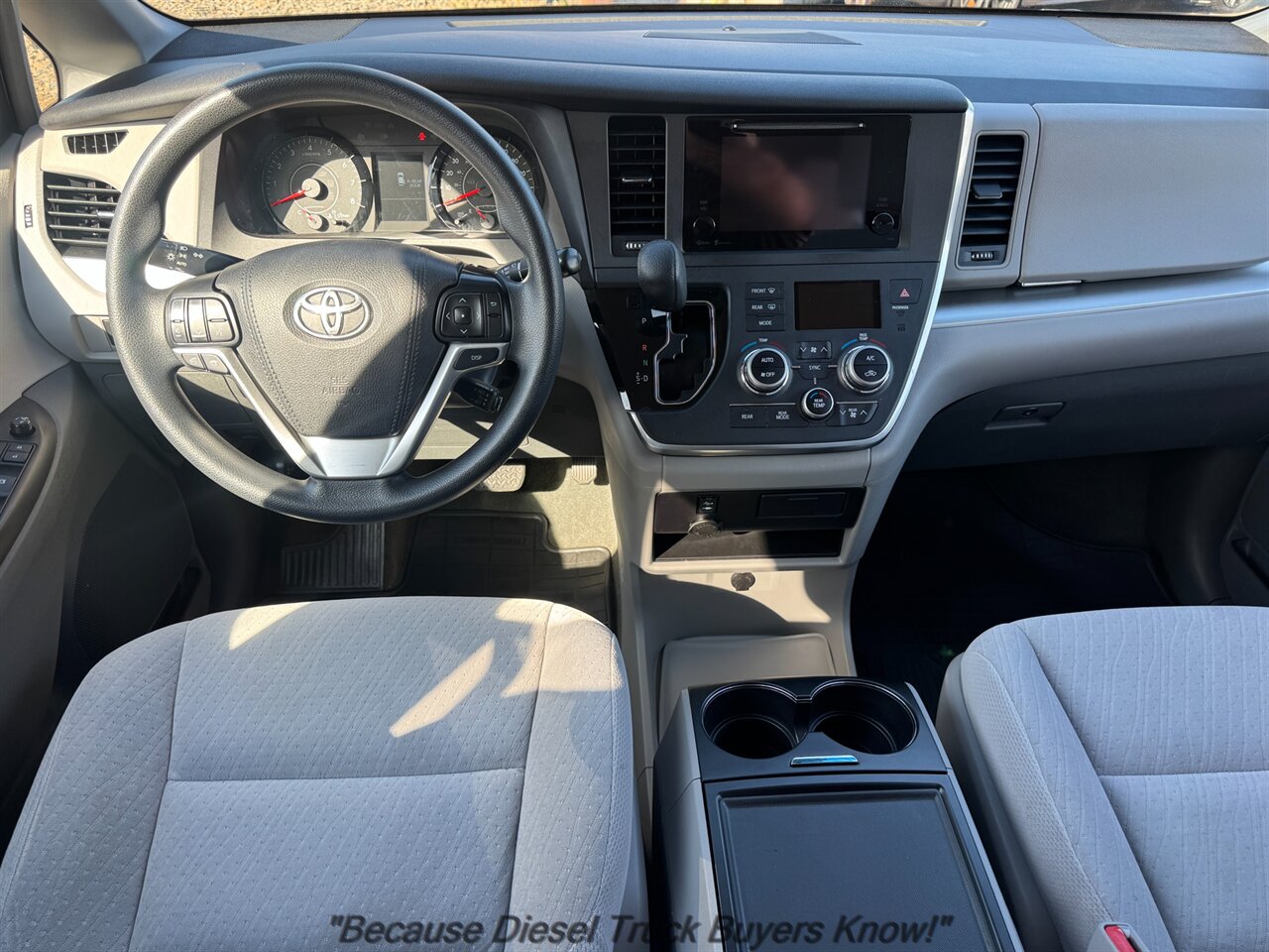 2015 Toyota Sienna LE 8-Passenger   - Photo 18 - Portland, OR 97132